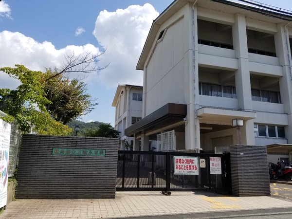 桜井市大字金屋の土地(桜井市立三輪小学校)