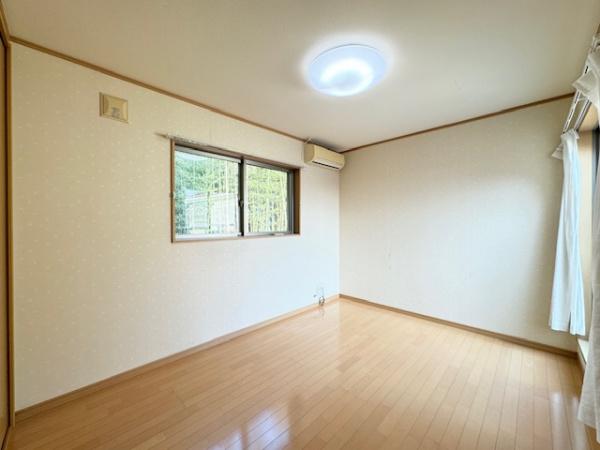 生駒郡斑鳩町目安４丁目の中古一戸建て