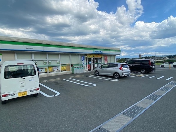 葛城市葛木の土地(ファミリーマート葛城南藤井店)