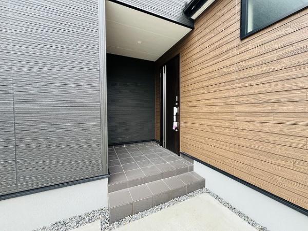 葛城市林堂２期　１号棟　新築戸建