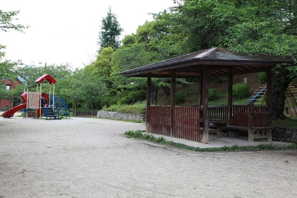 大和高田市大字野口の中古一戸建て(築山児童公園)