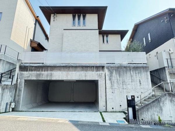 北葛城郡王寺町南元町3丁目　中古戸建