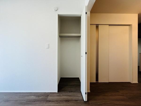 天理市石上町 3号棟 新築戸建(収納)