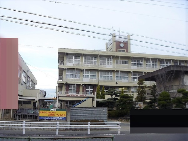 大和高田市大字市場の土地(大和高田市立陵西小学校)