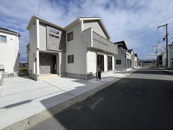 川西町結崎　2号棟　新築戸建