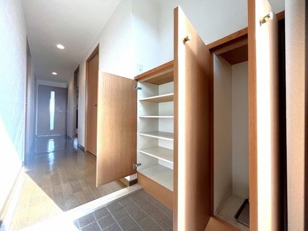 東急ドエル大和八木アネックスA棟(玄関)