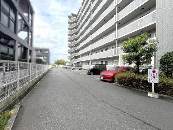 ウィルコート八木(駐車場)