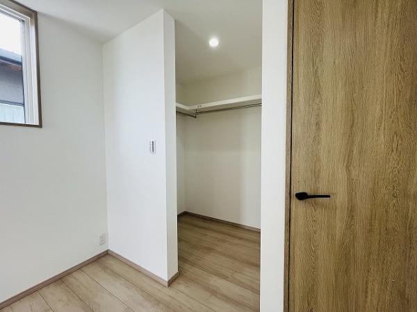 橿原市曲川町3丁目 3号地 新築戸建(収納)