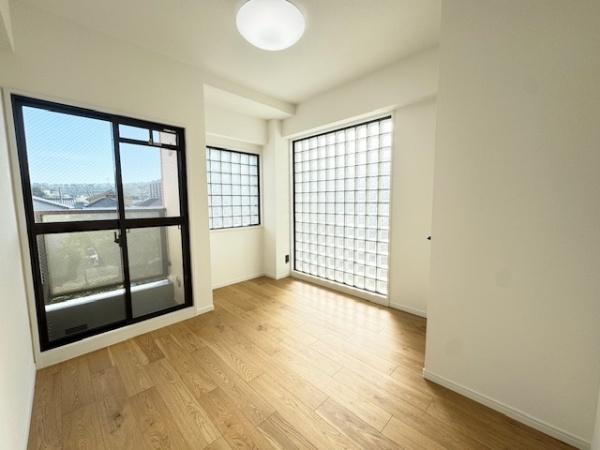 ローレルコート王寺