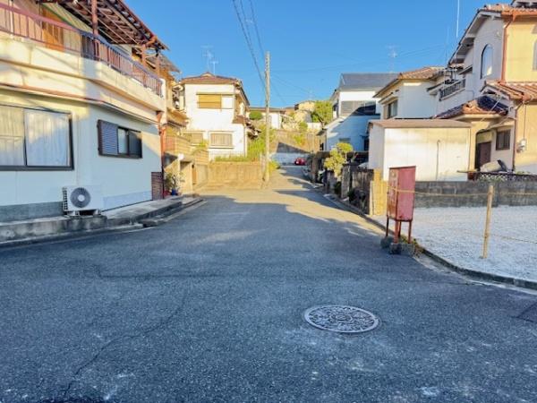 北葛城郡上牧町松里園３丁目の土地