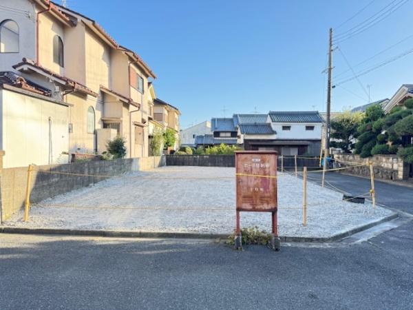 北葛城郡上牧町松里園３丁目の土地