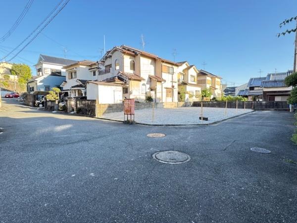 北葛城郡上牧町松里園３丁目の土地