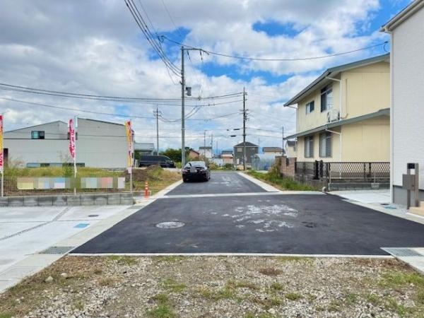 北葛城郡広陵町萱野 3号棟 新築戸建(前面道路含む現地写真)