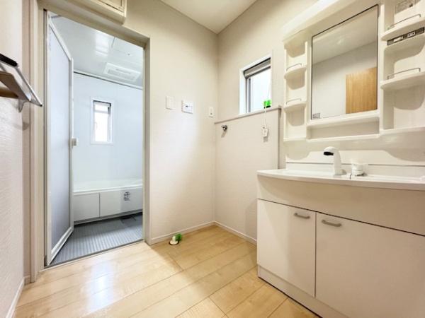 北葛城郡上牧町下牧3丁目の中古一戸建て(洗面台・洗面所)