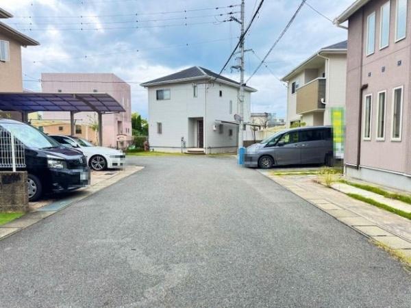 北葛城郡上牧町下牧1丁目の中古一戸建て(前面道路含む現地写真)