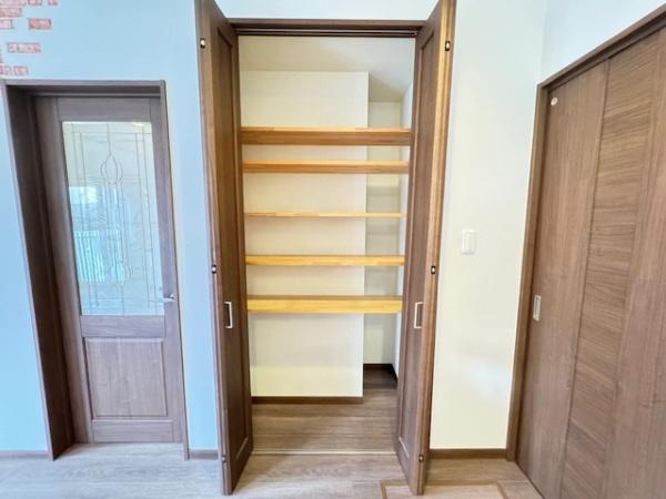 北葛城郡上牧町下牧1丁目の中古一戸建て(収納)