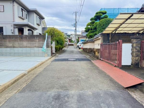 北葛城郡河合町泉台2丁目3号棟 新築戸建(前面道路含む現地写真)