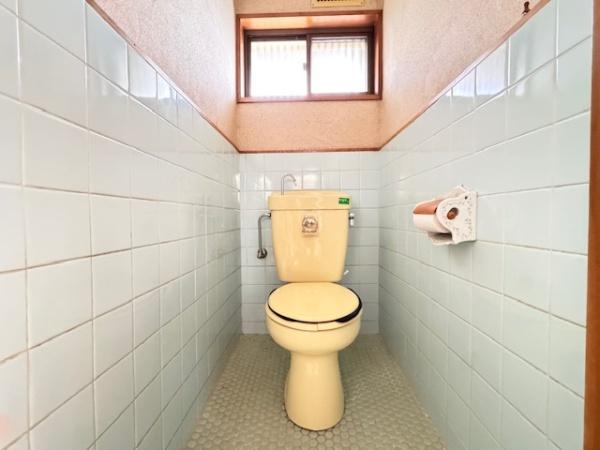 香芝市磯壁1丁目の中古一戸建て(トイレ)
