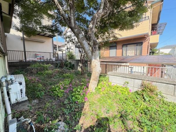 香芝市磯壁1丁目の中古一戸建て(庭)