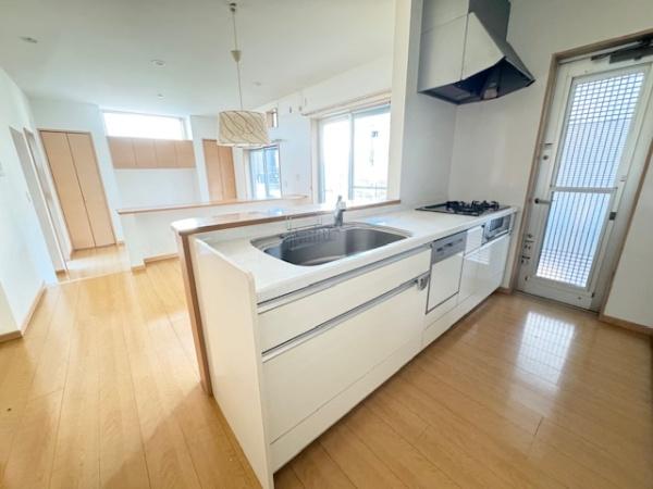 香芝市尼寺3丁目　中古戸建