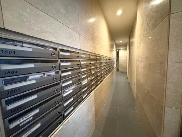 ルネッサなんばタワー