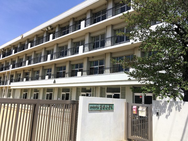 駅前ネオハイツ大和高田Ｂ棟(大和高田市立高田小学校)