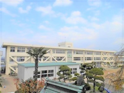 香芝市穴虫の中古一戸建て(香芝市立二上小学校)
