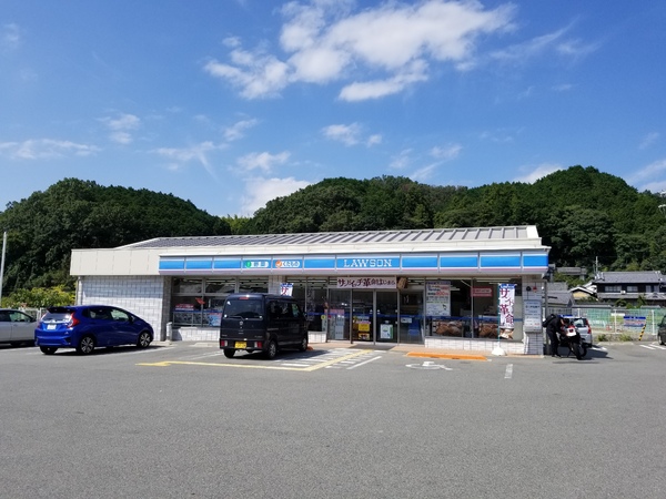桜井市朝倉台西３丁目の土地(ローソン桜井脇本店)