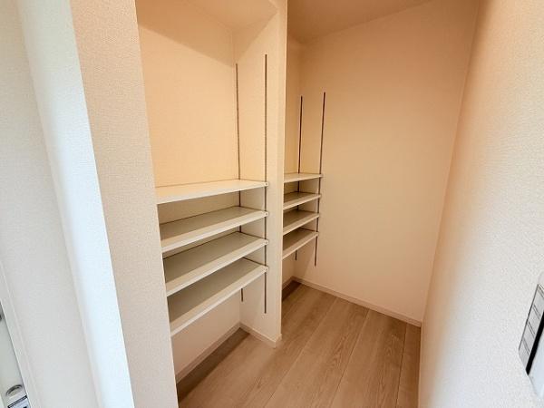 天理市丹波市町3期　2号棟　新築戸建