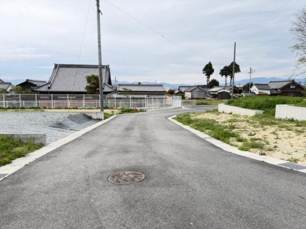 北葛城郡広陵町大字三吉の土地