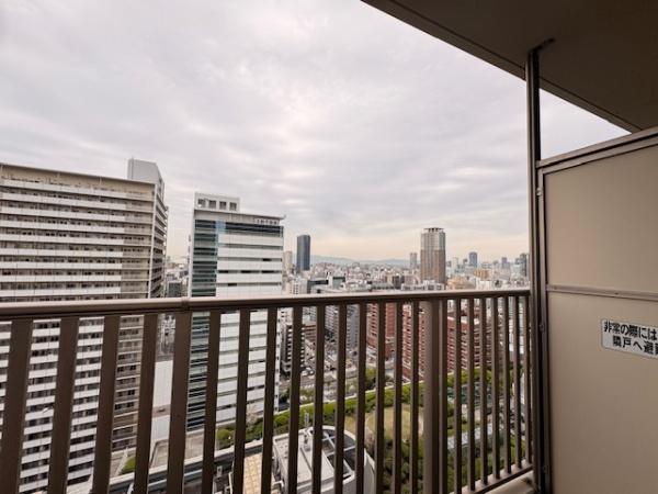ローレルタワー難波