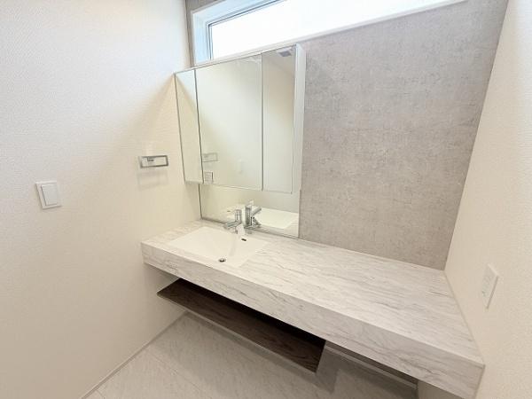 天理市平等坊町2期　1号棟　新築戸建