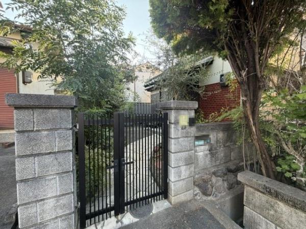 北葛城郡上牧町松里園１丁目の土地