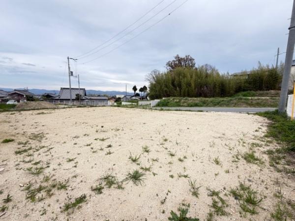 北葛城郡広陵町大字三吉の土地