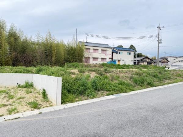 北葛城郡広陵町大字三吉の土地