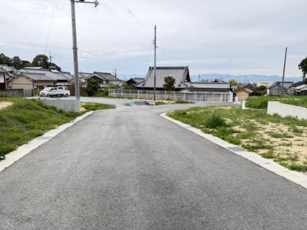 北葛城郡広陵町大字三吉の土地