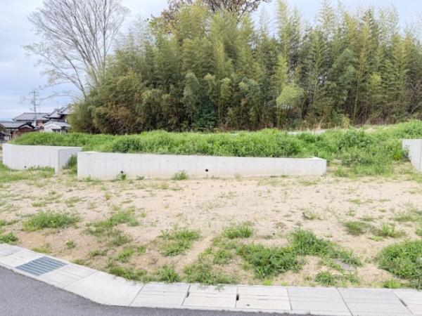 北葛城郡広陵町大字三吉の土地