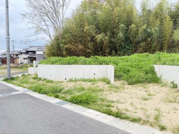 北葛城郡広陵町大字三吉の土地