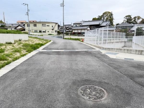 北葛城郡広陵町大字三吉の土地