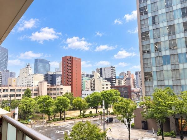 ローレルタワー難波