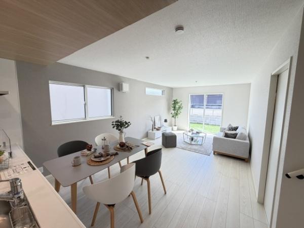 香芝市上中　新築戸建　1期2号棟
