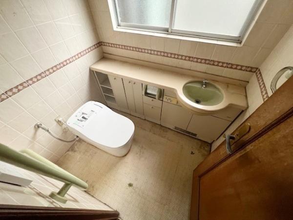 御所市大字南十三の中古一戸建て(トイレ)