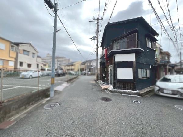 羽曳野市野々上5丁目の中古一戸建て(前面道路含む現地写真)