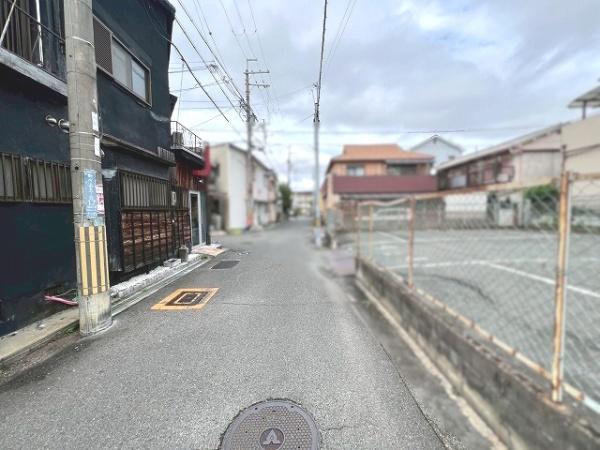 羽曳野市野々上5丁目の中古一戸建て(前面道路含む現地写真)