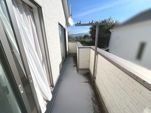 磯城郡三宅町大字石見の中古一戸建て(バルコニー)