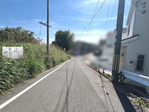 磯城郡三宅町大字石見の中古一戸建て(前面道路含む現地写真)