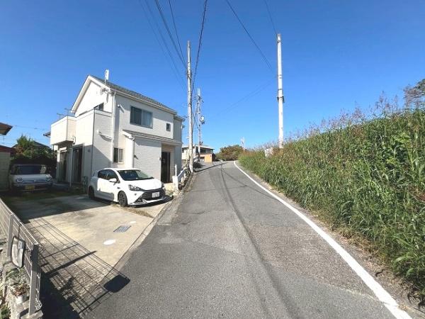 磯城郡三宅町大字石見の中古一戸建て(前面道路含む現地写真)