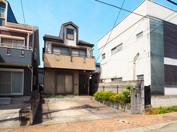 国立市西2丁目　南道路に面した中古住宅！！