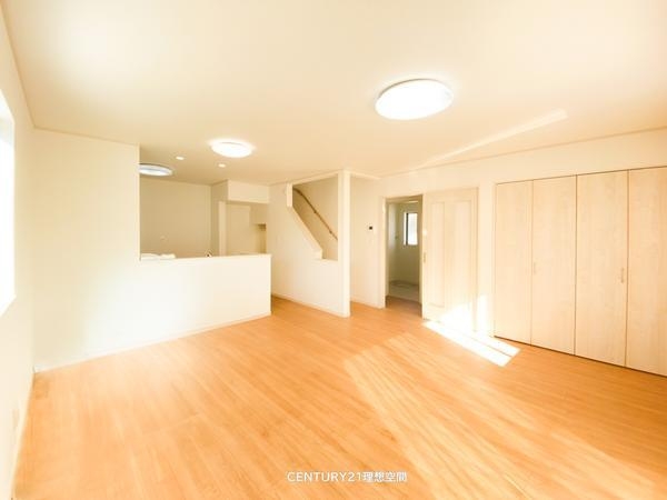 閑静な住宅街、築浅中古住宅！