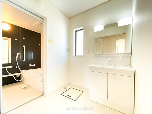 閑静な住宅街、築浅中古住宅！